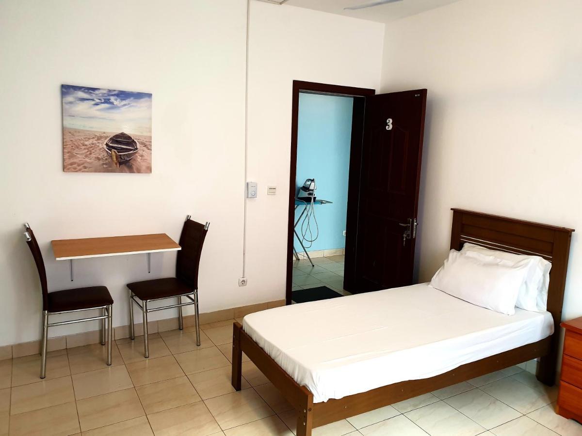 Guest House Mangui Baxu Rooms & Apartment Tarrafal  Buitenkant foto