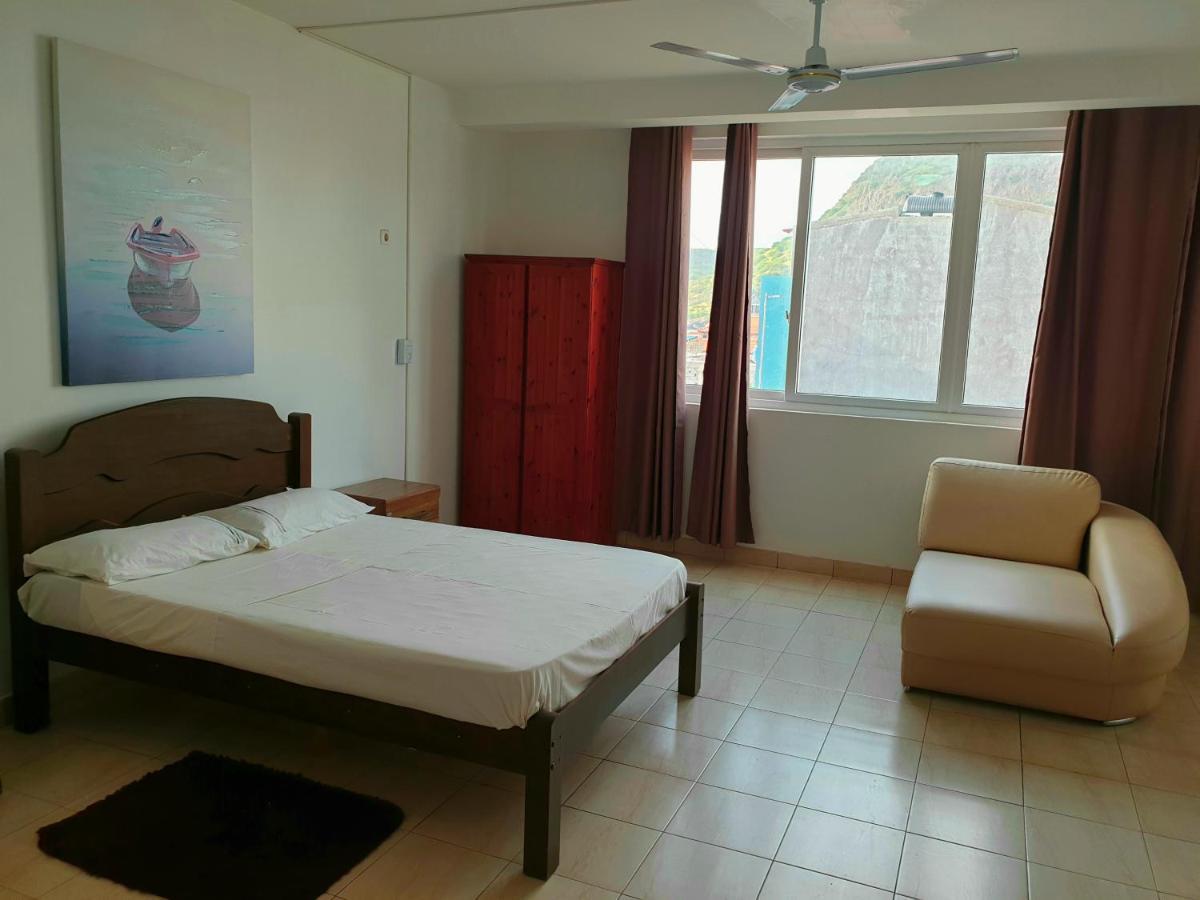 Guest House Mangui Baxu Rooms & Apartment Tarrafal  Buitenkant foto
