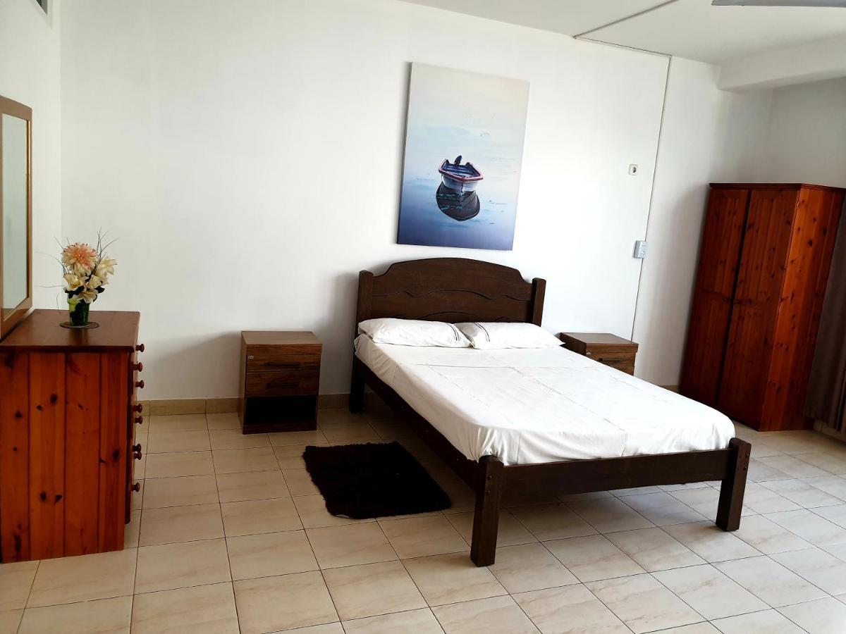 Guest House Mangui Baxu Rooms & Apartment Tarrafal  Buitenkant foto