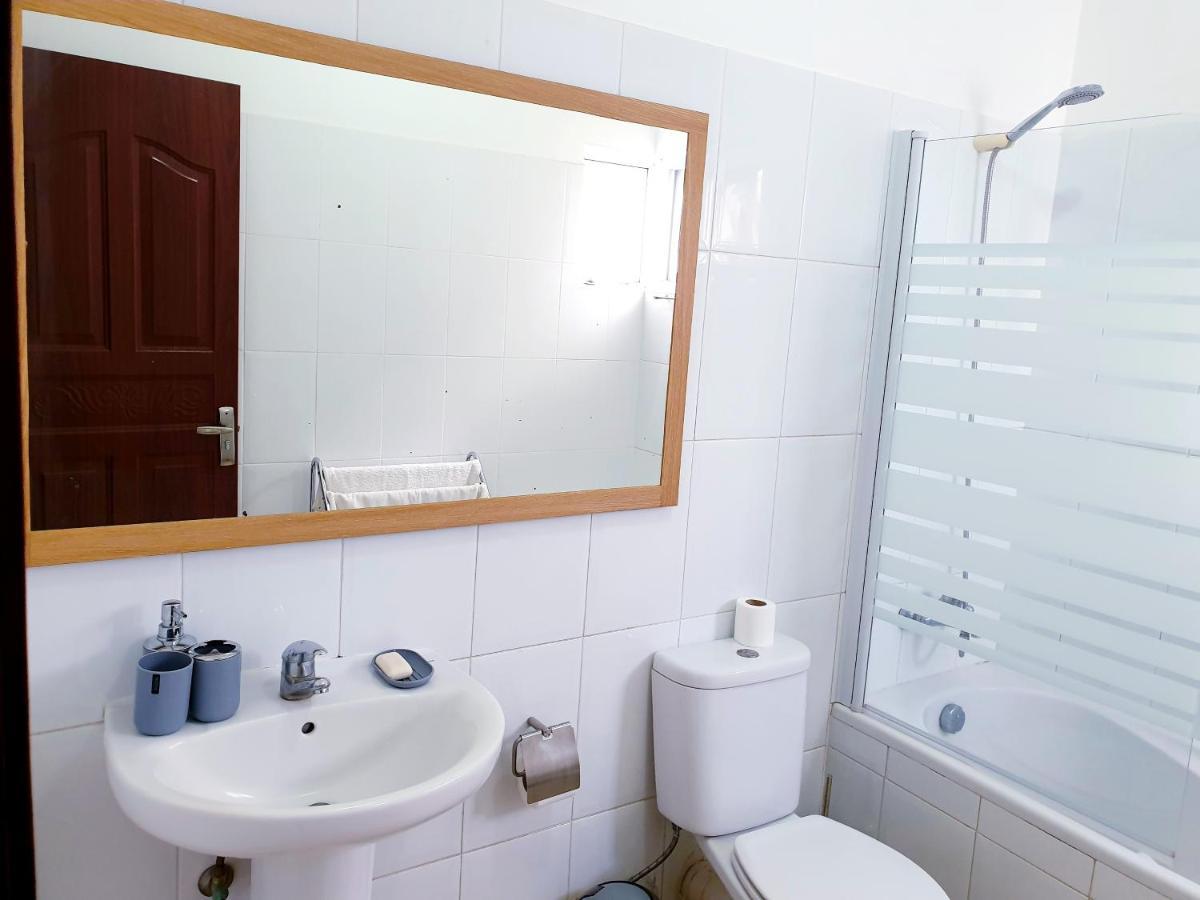 Guest House Mangui Baxu Rooms & Apartment Tarrafal  Buitenkant foto